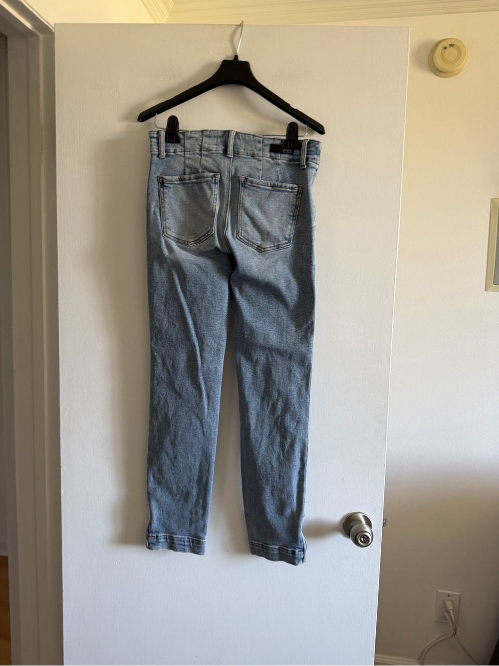 Kut from the Kloth Lightwash Blue Reese Straight Leg Jeans size 2L EUC - Picture 2 of 10